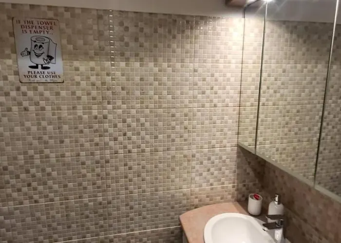 23 Constantin Brancoveanu, Craiovita, Self Check-in *